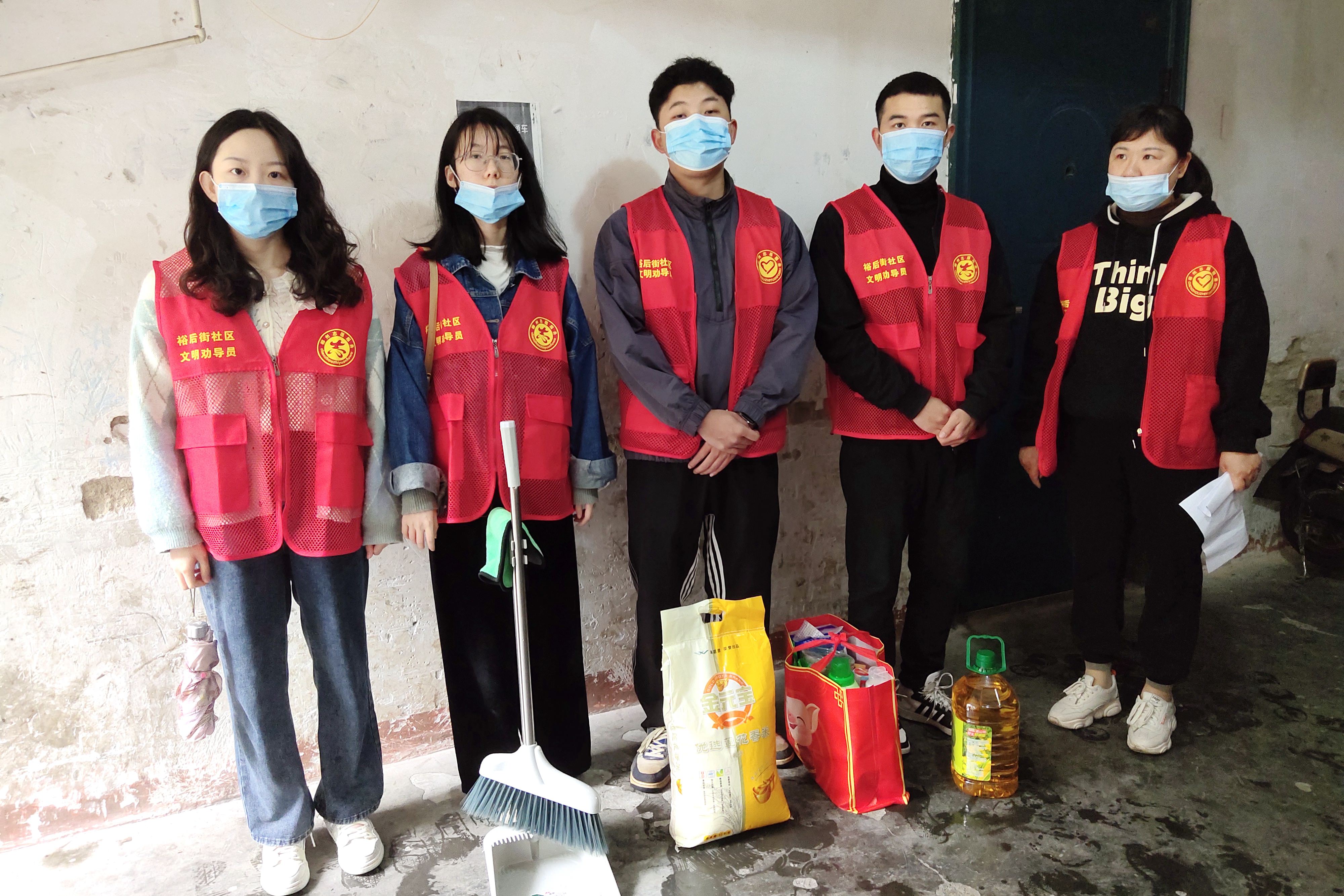 合影.jpg 合影.jpg