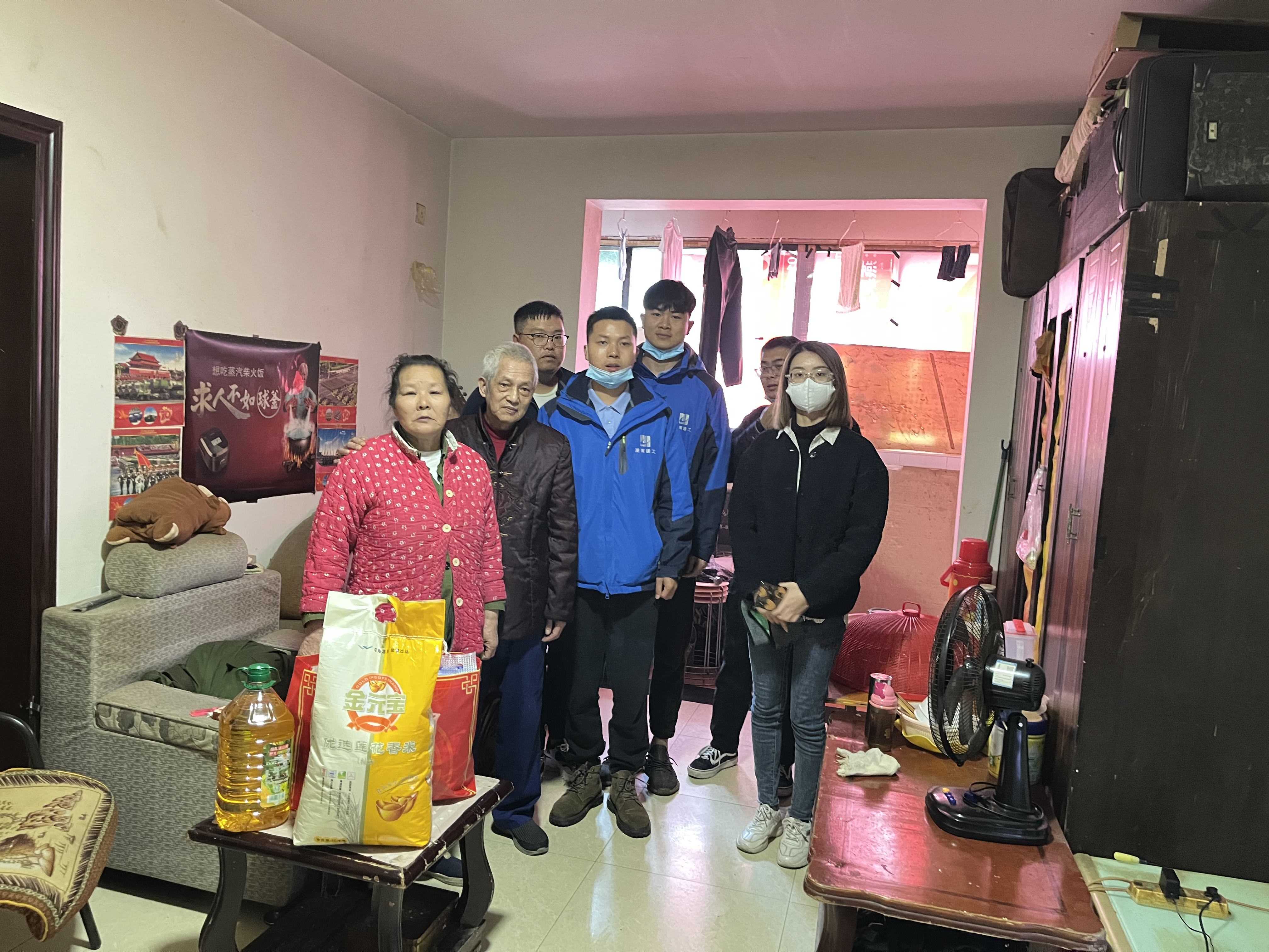 合影.jpg 合影.jpg