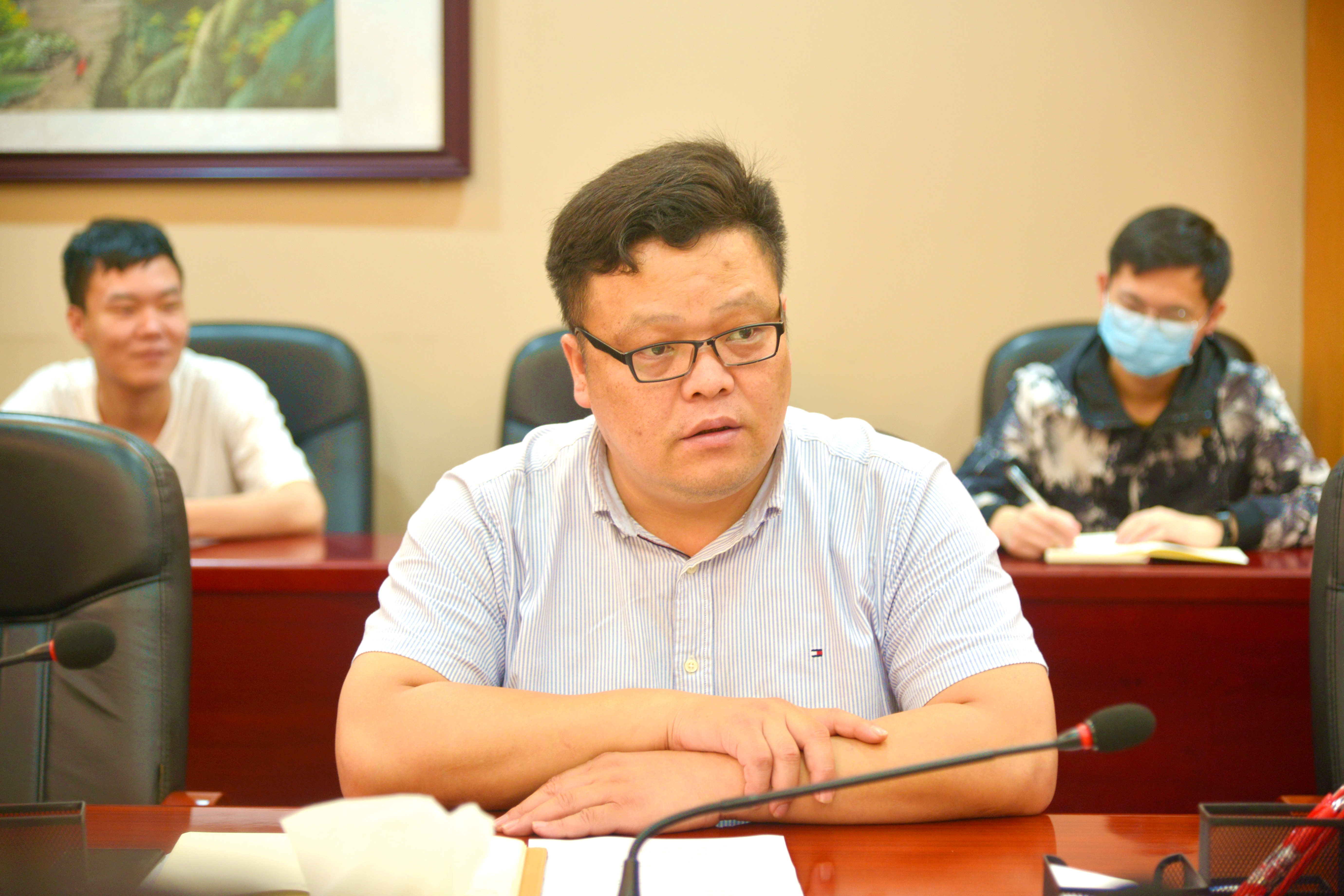 謝總1.jpg 謝總1.jpg